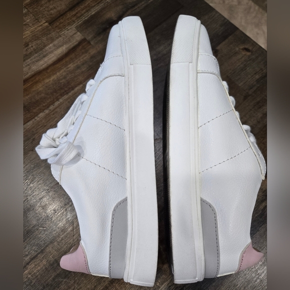 DV By Dolce Vita Anibel Court Sneakers - Picture 8 of 9